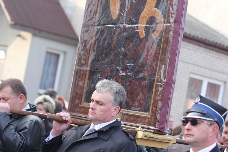 Powitanie ikony MB Częstochowskiej w Kiernozi