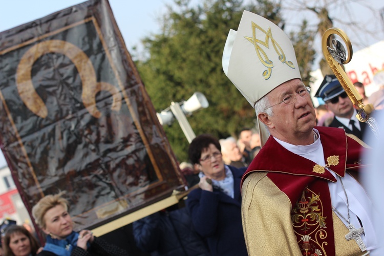 Powitanie ikony MB Częstochowskiej w Kiernozi