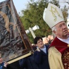 W Kiernozi procesji i Eucharystii przewodnczył bp Andrzej F. Dziuba