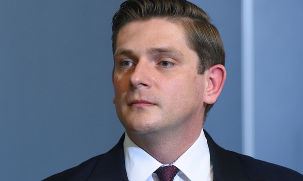 Wiceszef MON przeprosił za kolizję ze swoim udziałem