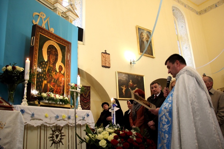 Powitanie ikony MB Częstochowskiej w Luszynie