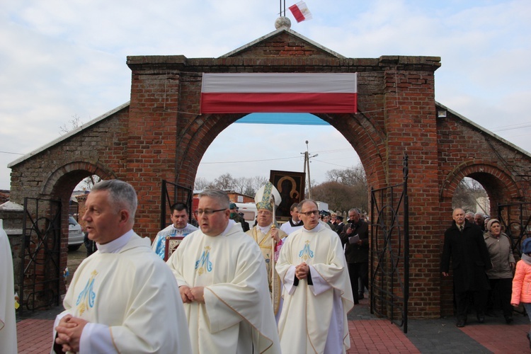 Powitanie ikony MB Częstochowskiej w Luszynie