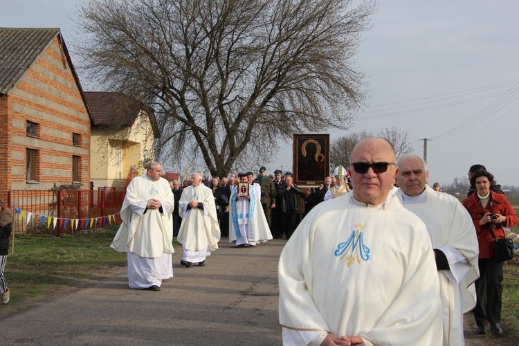 Powitanie ikony MB Częstochowskiej w Luszynie