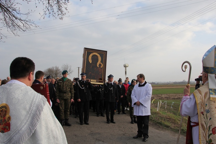 Powitanie ikony MB Częstochowskiej w Luszynie