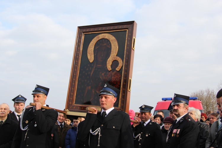 Powitanie ikony MB Częstochowskiej w Luszynie