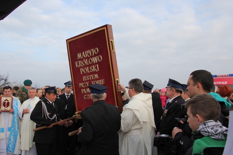 Powitanie ikony MB Częstochowskiej w Luszynie