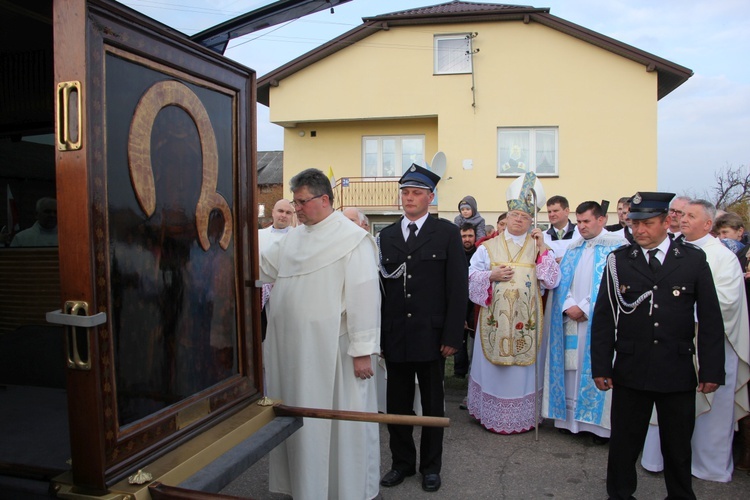 Powitanie ikony MB Częstochowskiej w Luszynie