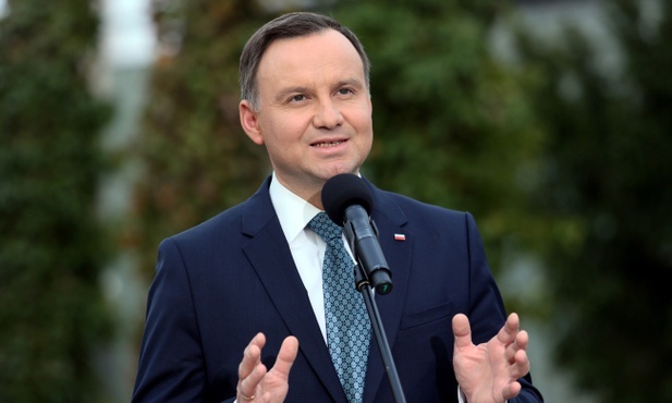 Prezydent spotkał się z szefem MON