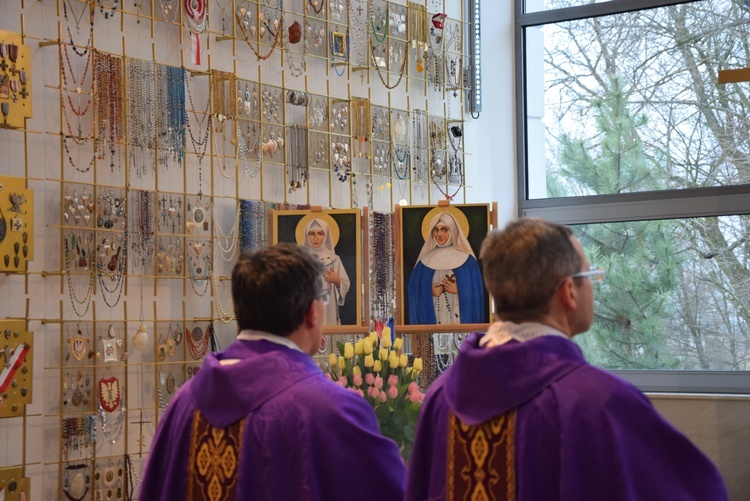 Poświęcenie ikon bł. sióstr w Szymanowie