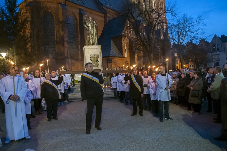 Droga krzyżowa ulicami Koszalina - cz. 1