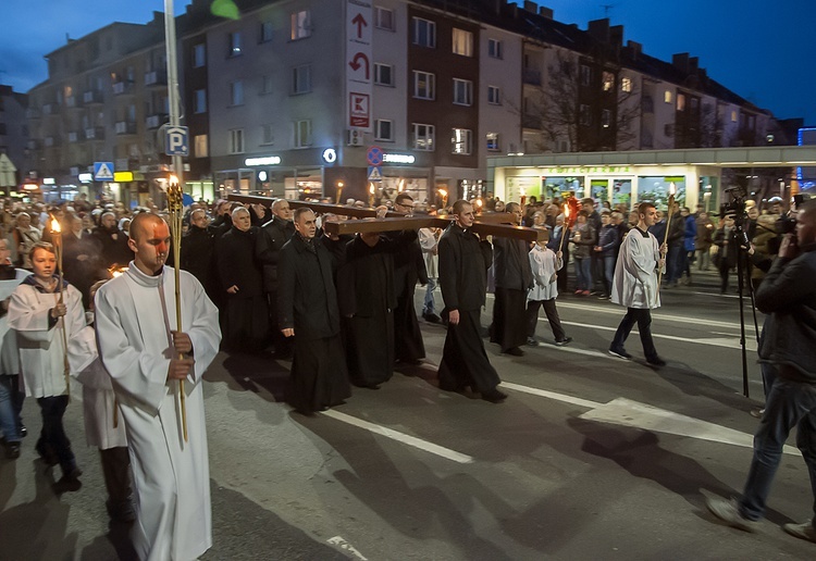 Droga krzyżowa ulicami Koszalina - cz. 1