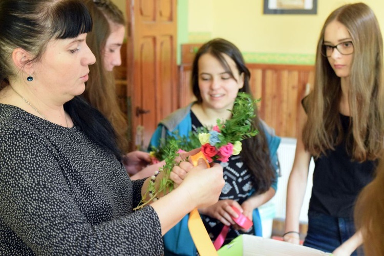 Młodzież w Bielawie szykuje już palmy