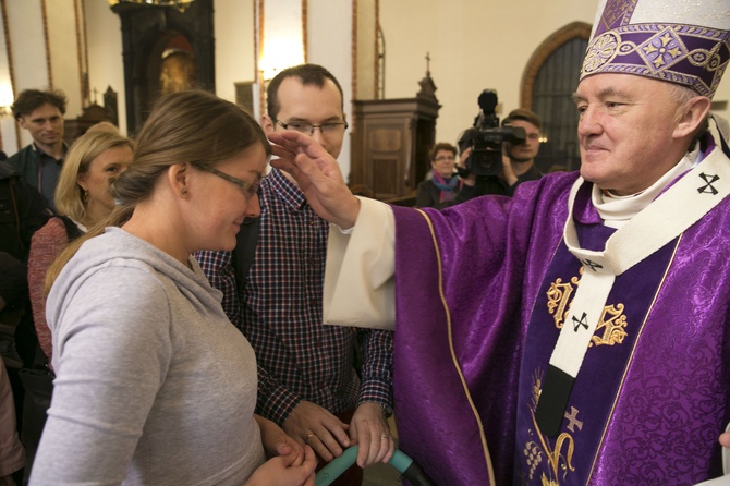 Kardynał Nycz pobłogosławił wszystkie dzieci