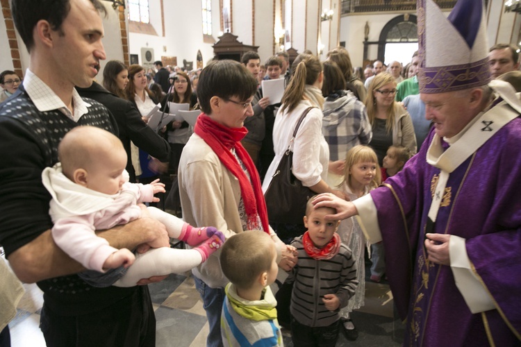 Kardynał Nycz pobłogosławił wszystkie dzieci