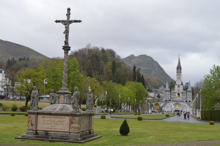 Samolotem prosto do Lourdes