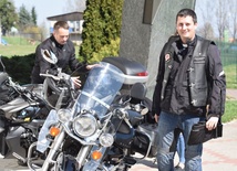 ks. Daniel Kapłon, wikariusz świdnickiej parafii, również jeździ na motorze.