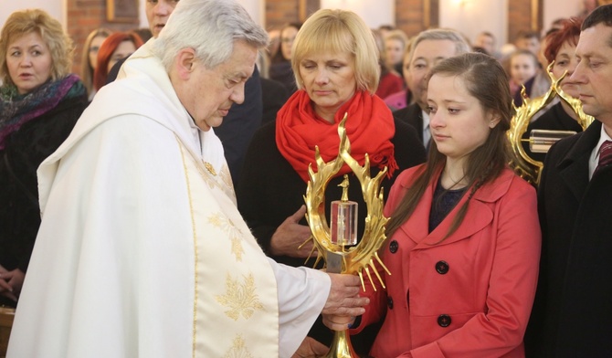 Wraz z peregrynujacym obrazem Miłosiedzia Bożego w Brzezince powitano relikwie św. Jana Pawła II i św. Faustyny