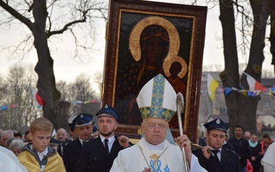 Powitanie ikony MB Częstochowskiej w Trębkach