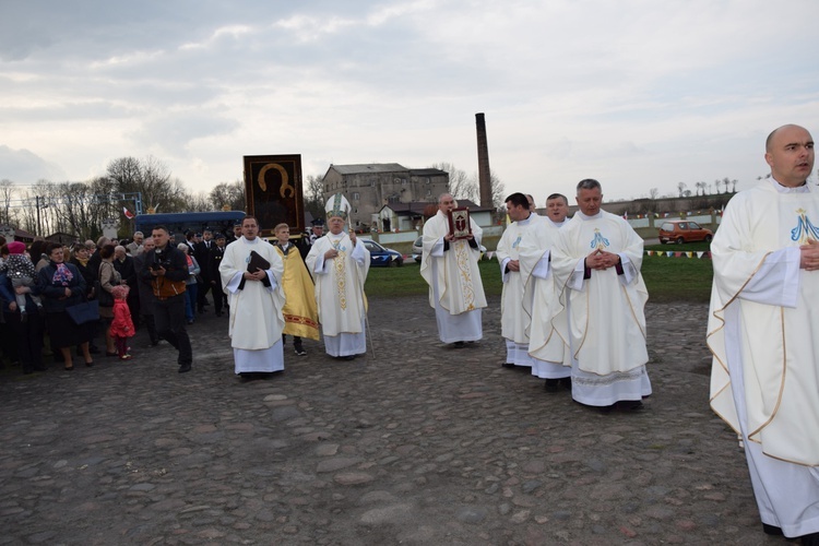 Powitanie ikony MB Częstochowskiej w Trębkach