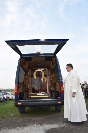 Powitanie ikony MB Częstochowskiej w Trębkach