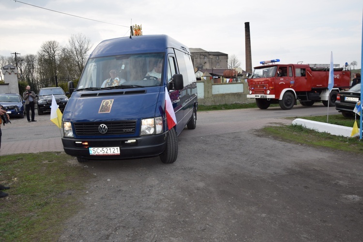 Powitanie ikony MB Częstochowskiej w Trębkach