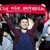 Młodzież na stadionie przekonywała, że teraz będzie pokazywać rówieśnikom piękno wiary.