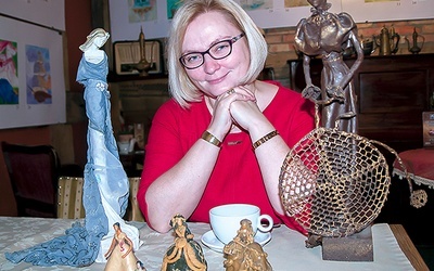 Maria Aleksandrovich nie tylko zbiera lalki, ale także je tworzy. 
