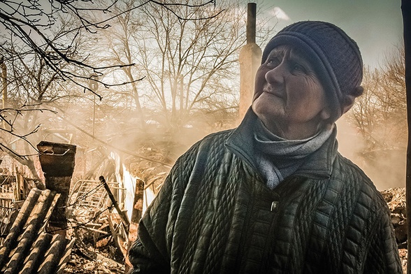 Po bombardowaniu z pozycji  tzw. separatystów  dom pani Natalii całkowicie spłonął.