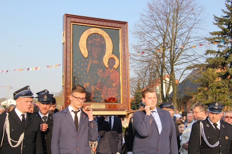 Powitanie ikony MB Częstochowskiej w Oporowie