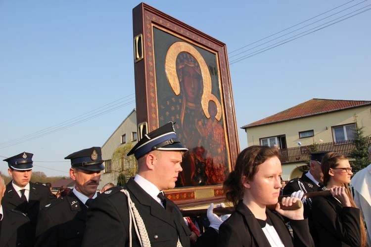 Powitanie ikony MB Częstochowskiej w Oporowie