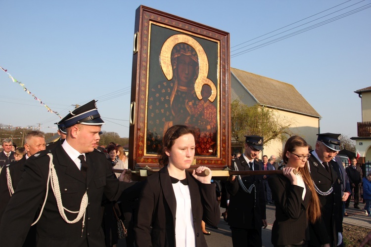 Powitanie ikony MB Częstochowskiej w Oporowie