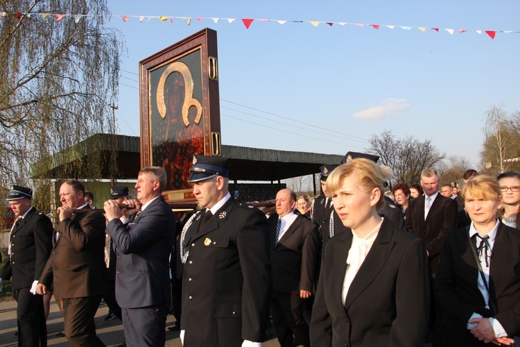 Powitanie ikony MB Częstochowskiej w Oporowie