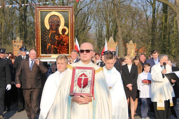 Powitanie ikony MB Częstochowskiej w Oporowie