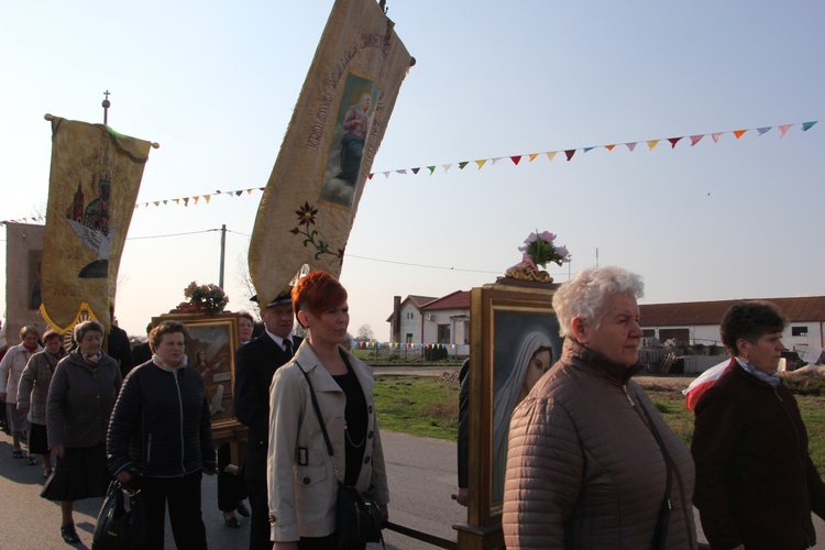 Powitanie ikony MB Częstochowskiej w Oporowie