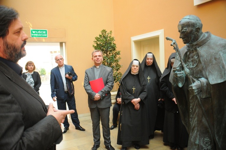 Rzeźby Karola Badyny w Wadowicach
