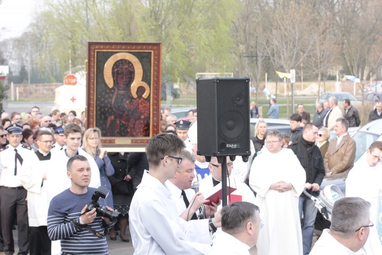 Powitanie ikony MB Częstochowskiej w Bedlnie