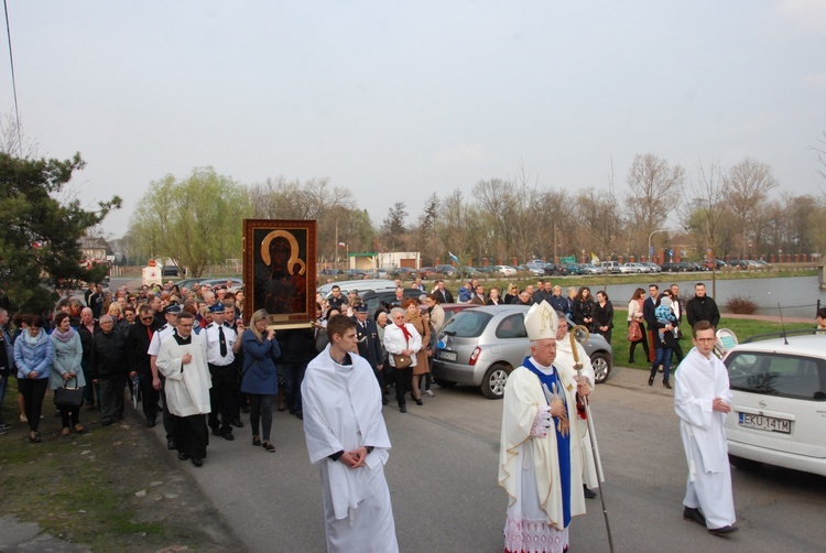 Powitanie ikony MB Częstochowskiej w Bedlnie