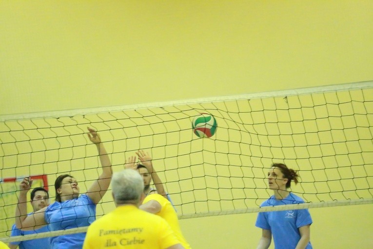 Mecz siatkówki dla Jana Pawła II