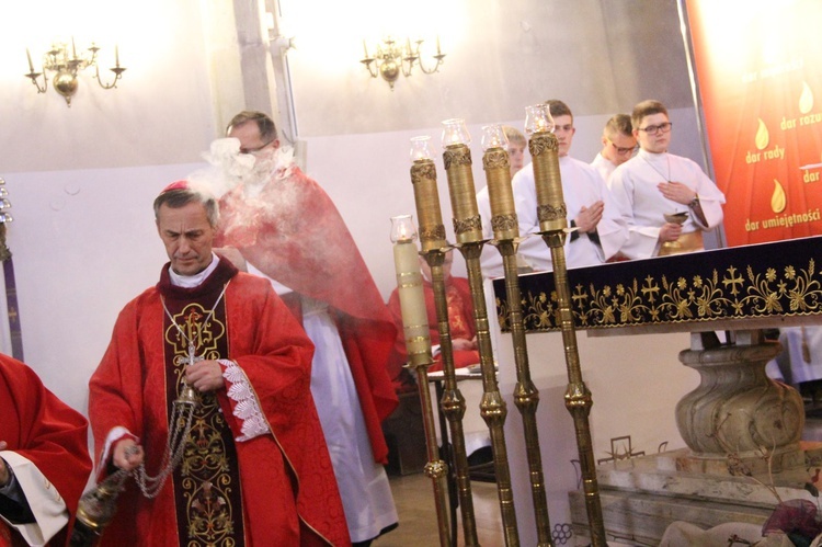 Bierzmowanie w bazylice św. Małgorzaty w Nowym Sączu cz. 1