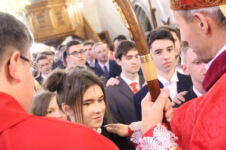 Bierzmowanie w bazylice św. Małgorzaty w Nowym Sączu cz. 1