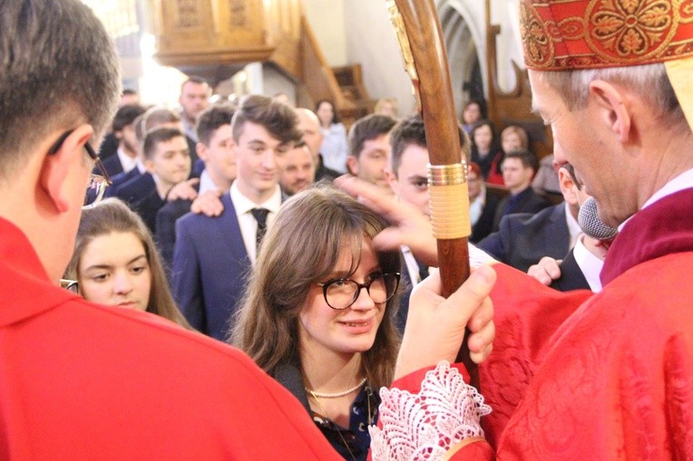 Bierzmowanie w bazylice św. Małgorzaty w Nowym Sączu cz. 1