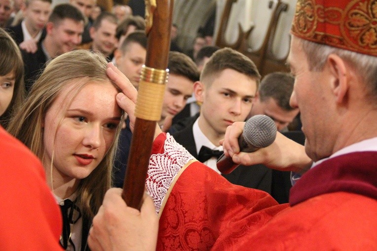 Bierzmowanie w bazylice św. Małgorzaty w Nowym Sączu cz. 2