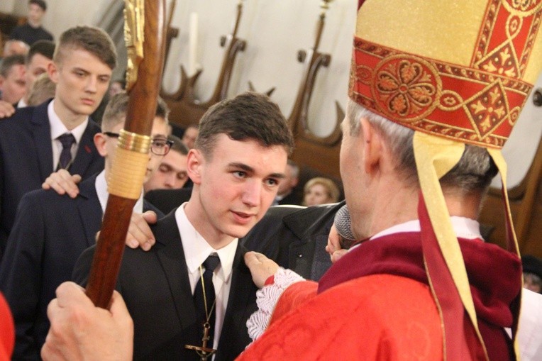 Bierzmowanie w bazylice św. Małgorzaty w Nowym Sączu cz. 2