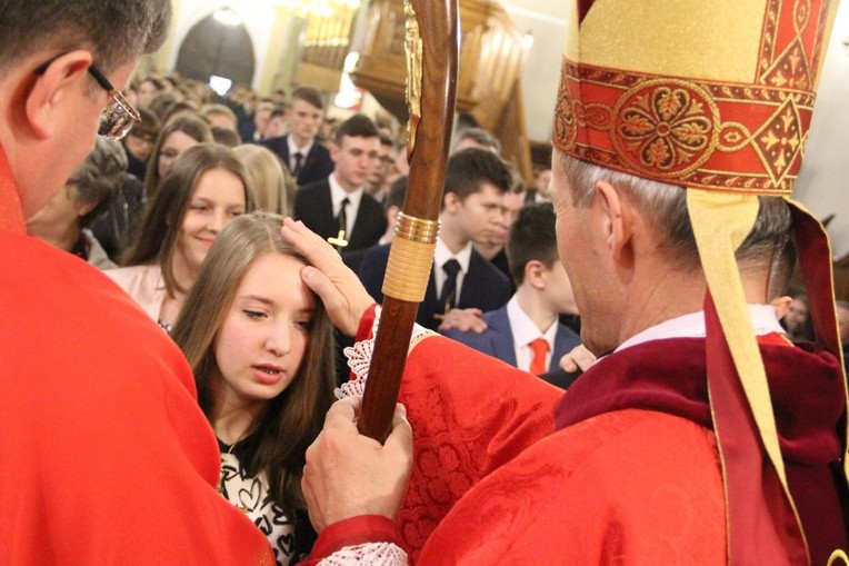 Bierzmowanie w bazylice św. Małgorzaty w Nowym Sączu cz. 2