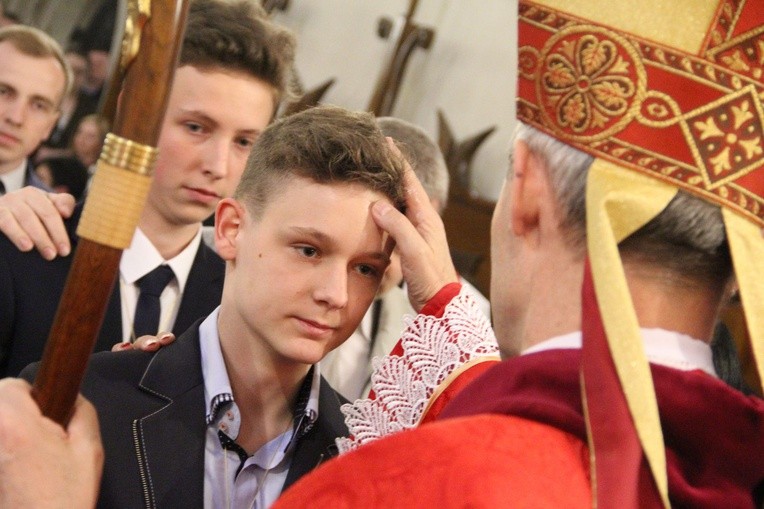 Bierzmowanie w bazylice św. Małgorzaty w Nowym Sączu cz. 2