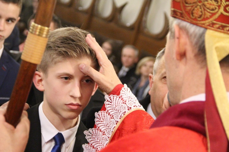 Bierzmowanie w bazylice św. Małgorzaty w Nowym Sączu cz. 2