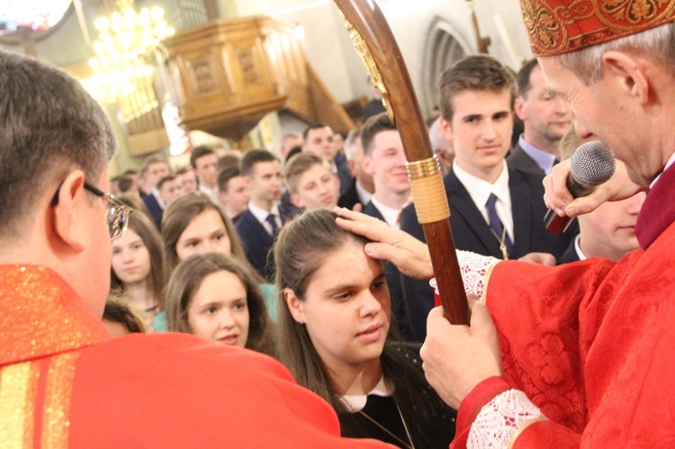 Bierzmowanie w bazylice św. Małgorzaty w Nowym Sączu cz. 2