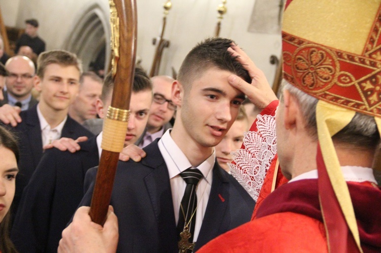 Bierzmowanie w bazylice św. Małgorzaty w Nowym Sączu cz. 2