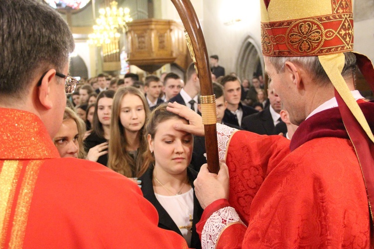 Bierzmowanie w bazylice św. Małgorzaty w Nowym Sączu cz. 2