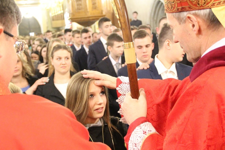 Bierzmowanie w bazylice św. Małgorzaty w Nowym Sączu cz. 2